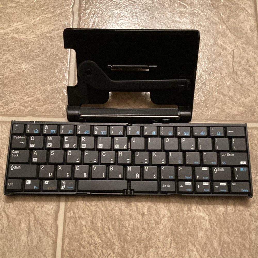 Palm One Universal Wireless Keyboard Portable Folding - 3169WW